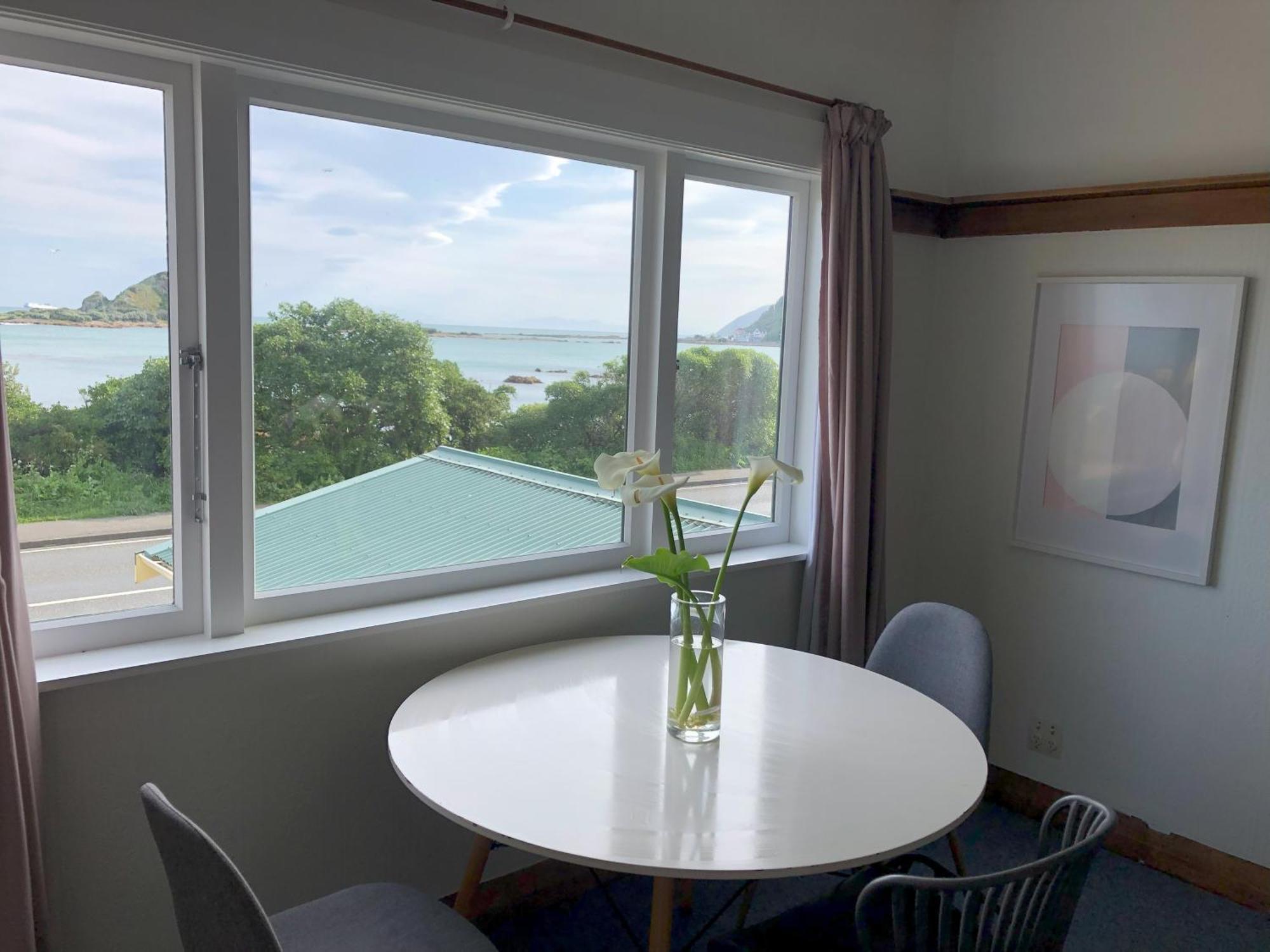 惠灵顿Seafront Haven In Island Bay With Deck, Outdoor Bath, And Parking公寓 外观 照片