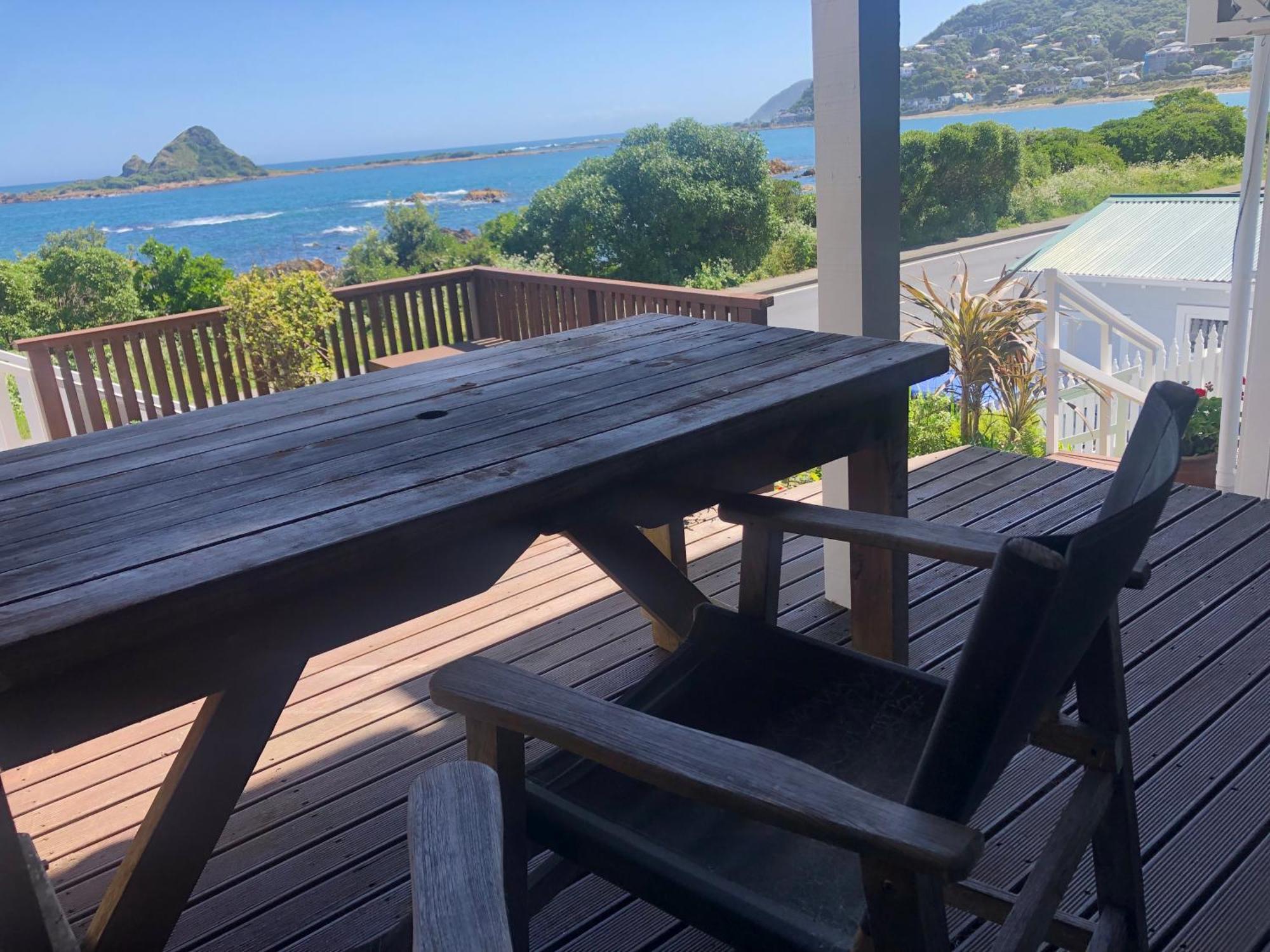 惠灵顿Seafront Haven In Island Bay With Deck, Outdoor Bath, And Parking公寓 外观 照片
